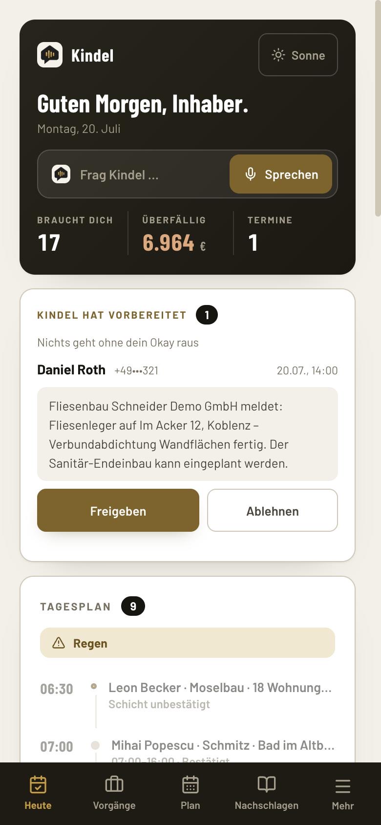 Kindel am Handy: Heute-Ansicht mit vorbereiteter Nachricht zum Freigeben oder Ablehnen und dem Tagesplan darunter